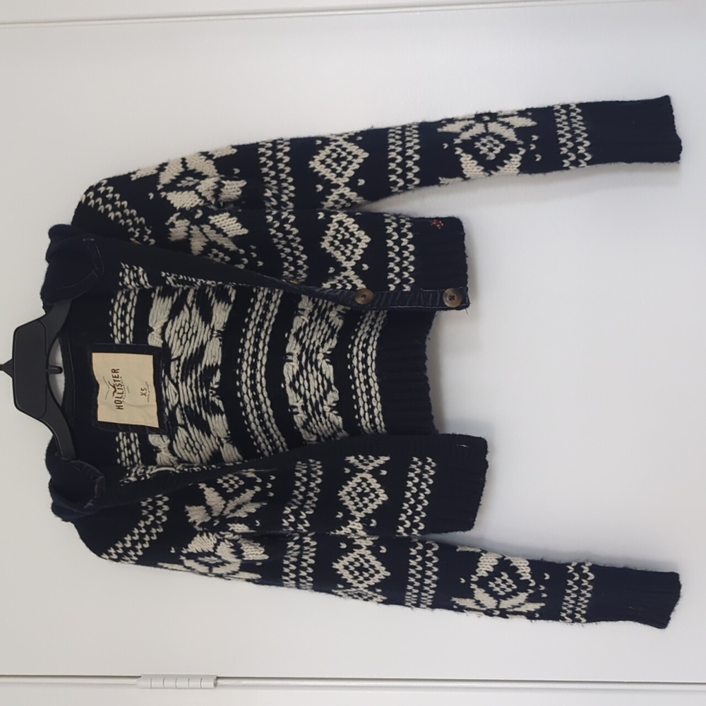 Navy blue and white Hollister knit sweater